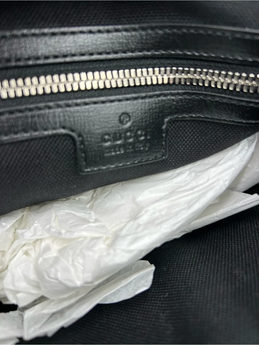 Gucci classic messenger